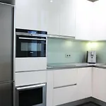 Hostnfly Apartments - Superb Apartment Near Montmartre